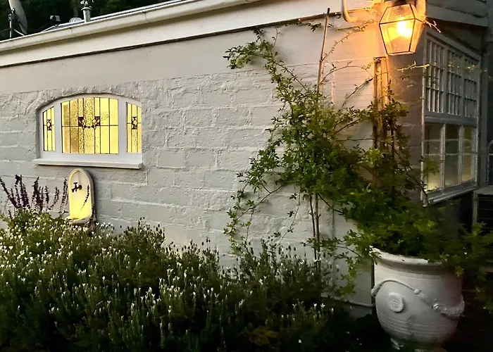 One Wee Cottage Yarra Valley, Spring Has Sprung, Cosy,Romantic, Pups Welcome